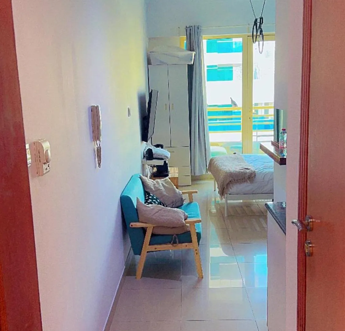 Aesthetic Blue Studio On Marina Walk Dubai United Arab Emirates
